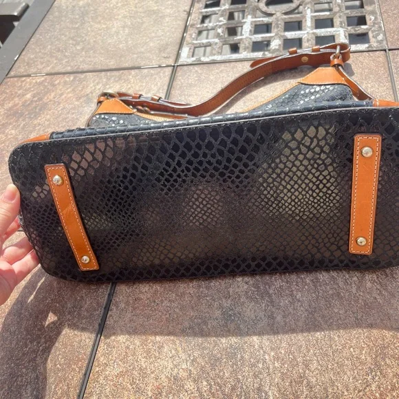 Dooney & Bourke GENUINE LEATHER Black and Tan Erica Snakeskin Women's Bag Set - Picture 11 of 16